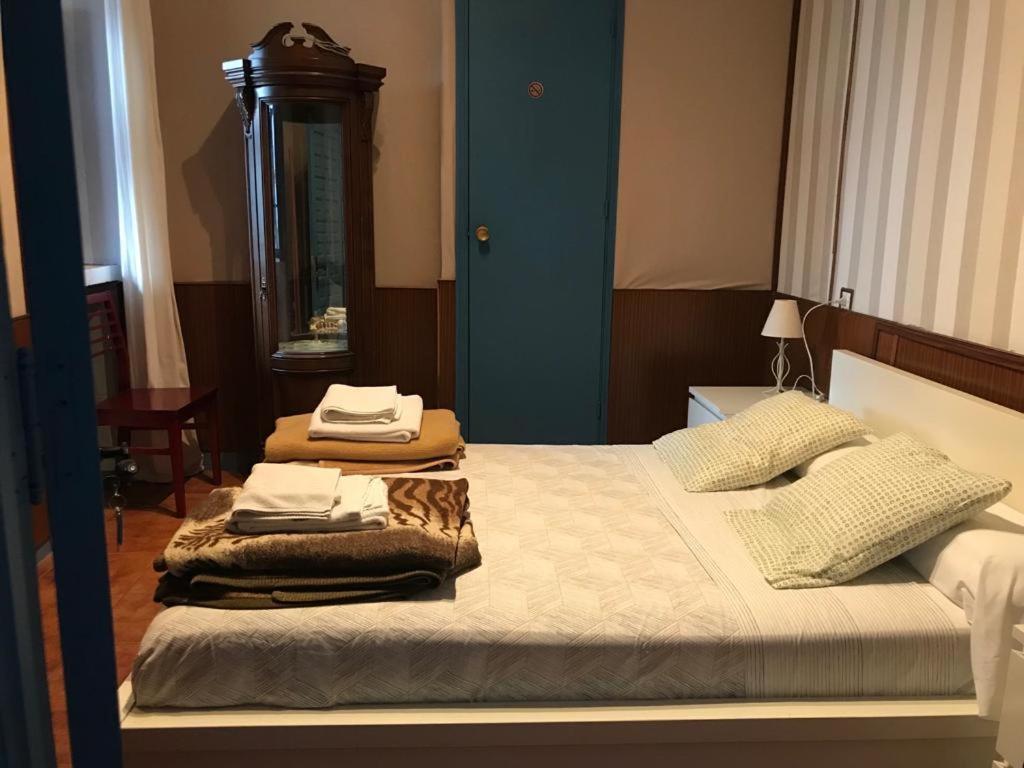 Seneca Hostel Кордова Экстерьер фото